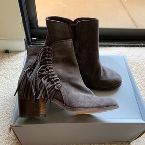 Reaction by Kenneth Cole boots size 5
